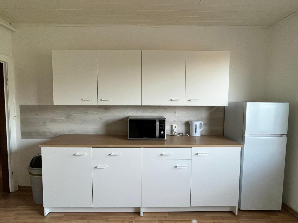 Zimmer 2 Bullendorf ภายนอก รูปภาพ
